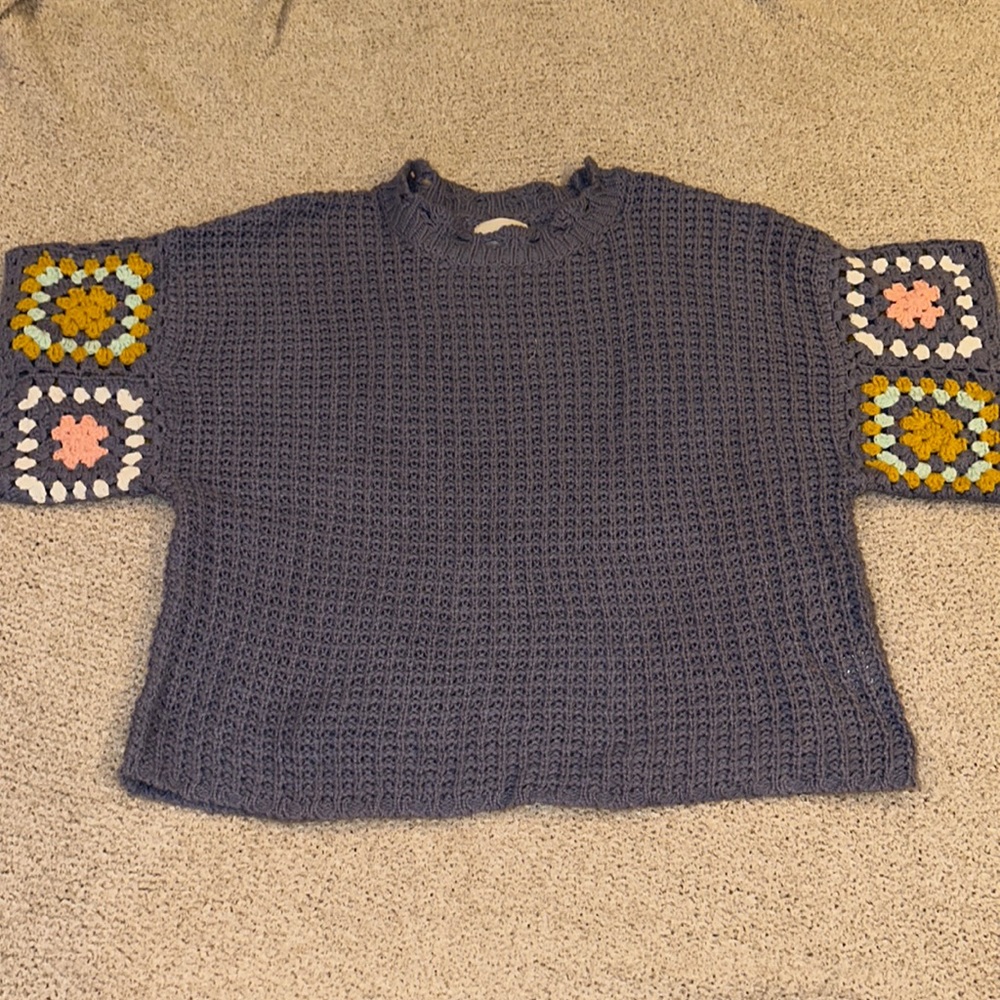 Universal thread crochet knit short sleeve, size medium